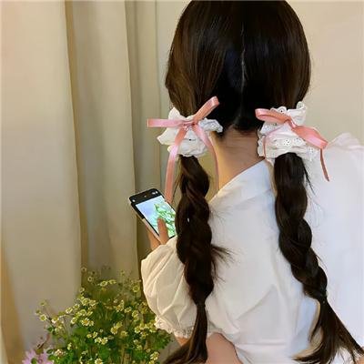 穿风信子蓝的少女